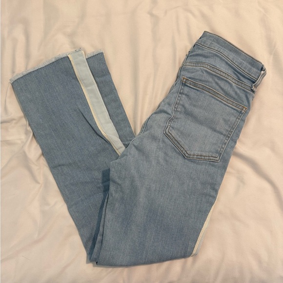 Veronica Beard Carly 11" Kick Flare Jeans Size 26 Tuxedo Stripe Air Wash Denim - Picture 2 of 8